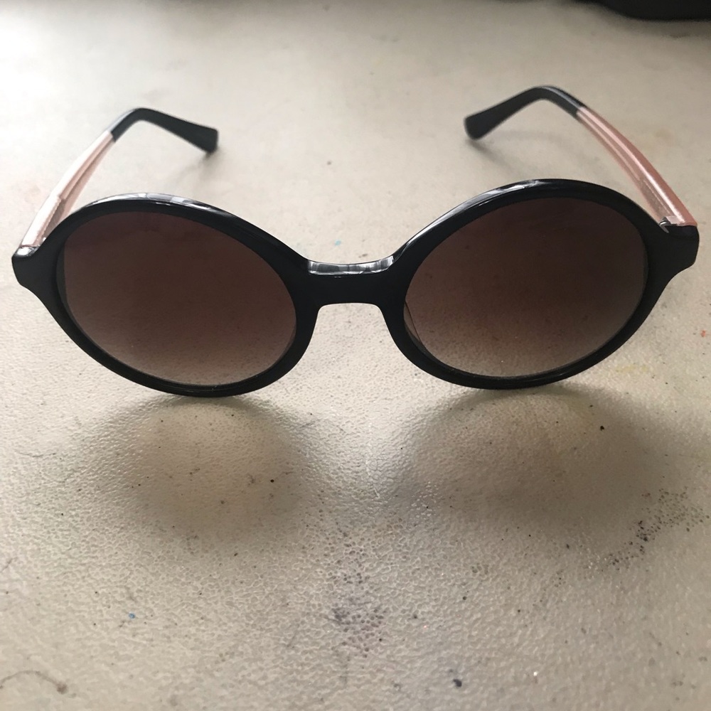🖤 BETSEY JOHNSON sunglasses / shades 🖤